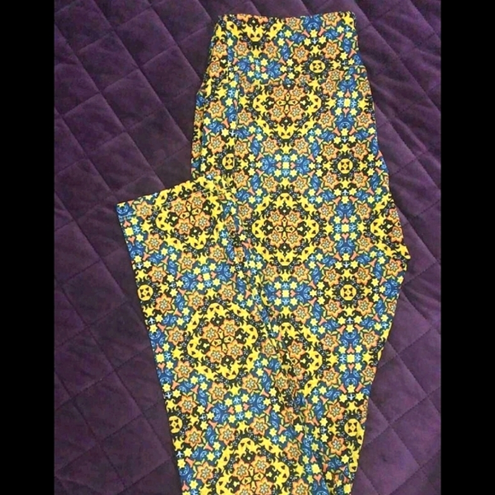 NEW Lularoe Leggings OS (0-10)